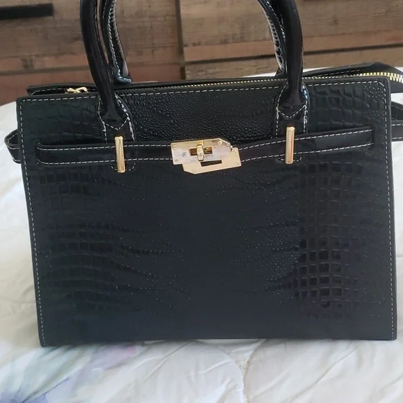 Small Black Purse - Picture 3 of 14